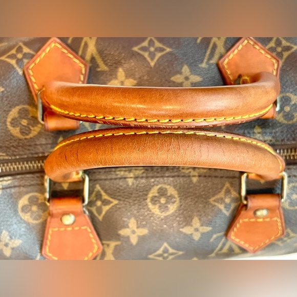 Louis Vuitton Vintage Monogram Speedy 35, clean inside, EUC - Picture 6 of 17